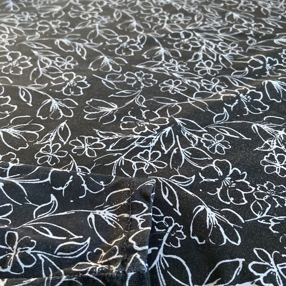 Hang Ten Women’s Floral Rashguard - Picture 6 of 11